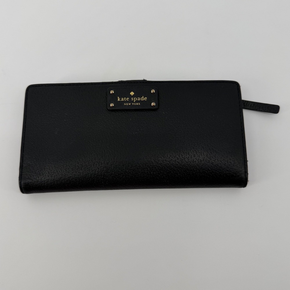 Kate Spade Wallet Womens OS Black Slim Bifold Pebbled Leather Gold Logo Plaque